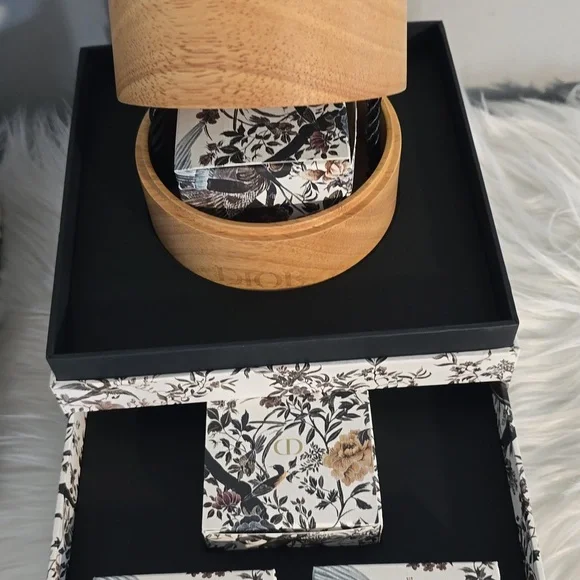 Very Rare!!! Dior VIP gift mid autumn festival mooncake decor. - Picture 10 of 11